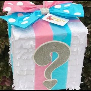 TRENDY WOMEN MEDIUM CLOTHING MYSTERY BOX/FREE GIFT